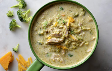 SOUPE AU DINDON, AU BROCOLI ET AU CHEDDAR